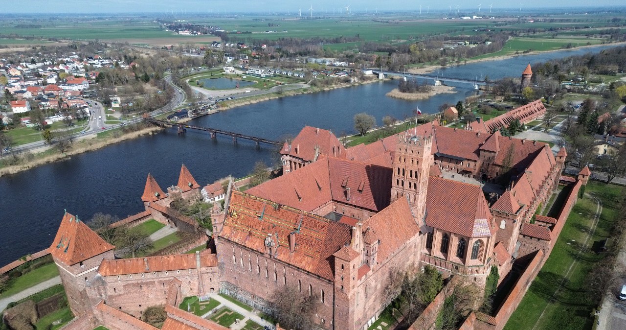 Zamek w Malborku zachwyci cię jesienią /Wojciech Olkusnik/East News  /East News