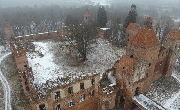 Zamek w Szymbarku zlicytowany na aukcji komorniczej. Oferta: 1,8 mln złotych