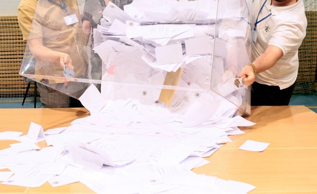 Zamiana głosów w komisjach wyborczych. Ujawniono skalę