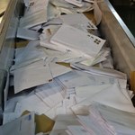 Zamiast doręczać przesyłki, ukrył 30 tys. sztuk korespondencji 