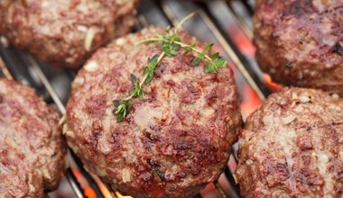 ​Zamiast kiełbasy, połóż to na grillu. W PRL-u każdy się zajadał, dziś też zrobi furorę