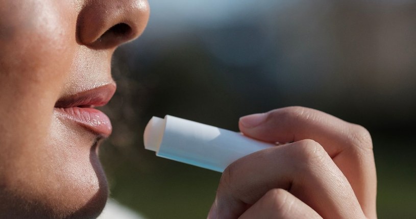 ​Zamiast kupnymi szminkami smaruję usta tym. Są gładkie i nawilżone choćby w mrozy