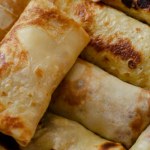 naleśniki Zamiast lepić pierogi, zrób naleśniki z ruskim farszem. Smakują obłędnie