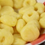 kluski śląskie Zamiast mąki ziemniaczanej dodaję to do klusek. Są mięciutkie i delikatne