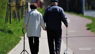 Zamiast obniżenia wieku emerytalnego resort finansów chce go "zamrozić"