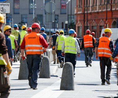 Zamiast oskładkowania wszystkich umów zleceń jest inny pomysł. Na razie mglisty