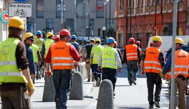 Zamiast oskładkowania wszystkich umów zleceń jest inny pomysł. Na razie mglisty