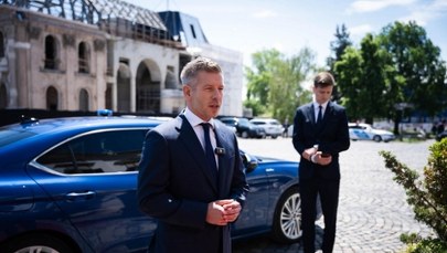Zamiast rezydencji - Buda, zamiast BMW - Skoda. Symboliczne decyzje Magyara