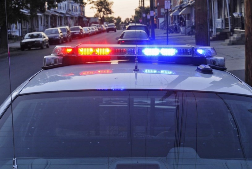 Zamiast ścigać przestępców, amerykańscy policjanci śledzą ich za pomocą nadajnika GPS /Getty Images