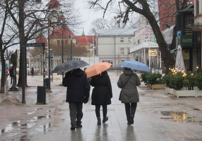 Zamiast śniegu deszcz, wichury i ocieplenie. Gwałtowna zmiana pogody przed świętami