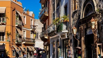 Zamiast spać, idą wyrzucić śmieci. Kuriozalne rozporządzenie