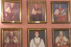 Zamiast w todze – w dżinsach 