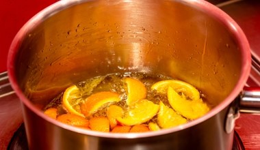 Zamiast wyrzucać, zagotuj. Zyskasz czyste powietrze i świeży zapach 