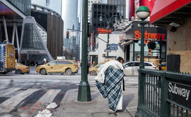 Zamiecie i ekstremalne mrozy w Nowym Jorku. Obowiązuje "stan alarmowy"