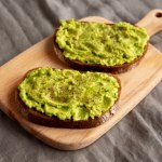 Zamień awokado na tańsze i smaczniejsze warzywo. Pyszna pasta zastąpi dzienną porcję białka