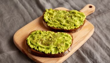 Zamień awokado na tańsze i smaczniejsze warzywo. Pyszna pasta zastąpi dzienną porcję białka