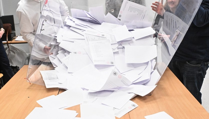 Zamienili wyniki wyborów. Pracownicy komisji odpowiedzą przed sądem
