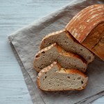 Zamienniki klasycznego białego chleba. Dobry wybór dla osób z cukrzycą i celiakią