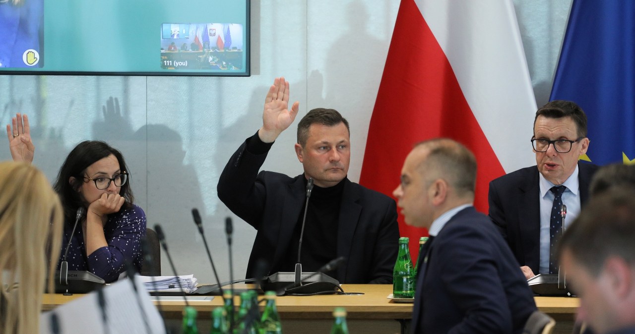 Zamieszanie w Sejmie. Wróciły ustawy sądowe, opozycja wygrała głosowanie