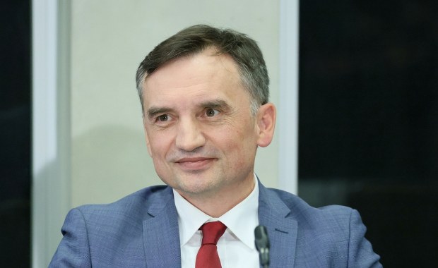 Zamieszanie wokół ENA dla Ziobry. Decyzję ma podjąć odwołany sędzia