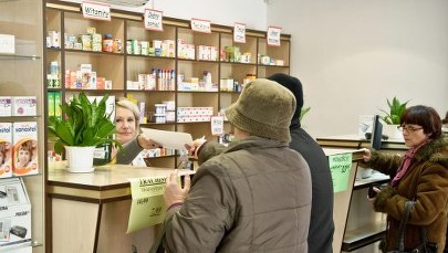 Zamieszanie wokół recept. Oddziały NFZ wprowadzają w błąd pacjentów