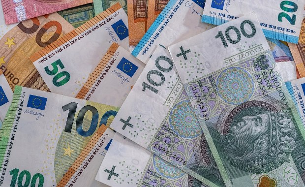 Zamieszanie z kursem złotego. Jest reakcja ministra finansów