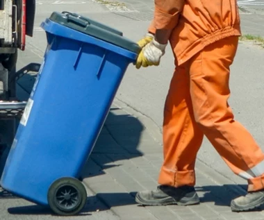 Zamieszanie z opłatami za śmieci. RPO chce jasnych zasad od MKiŚ
