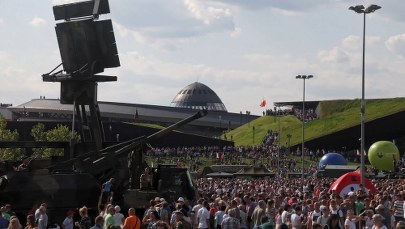 Zamieszanie z pociągami na Śląsku. Chętni nie mogli dojechać na defiladę