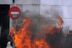 Zamieszki na ateńskich ulicach. Grecy protestują przeciwko oszczędnościom