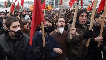 Zamieszki na ateńskich ulicach. Grecy protestują przeciwko oszczędnościom