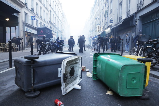 Zamieszki na ulicach Paryża /Teresa Suarez /PAP/EPA