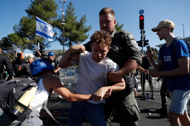 Zamieszki przed Knesetem /ATEF SAFADI  /PAP/EPA