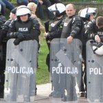 Zamieszki przy komisariacie w Białymstoku. Ukarano 19 osób