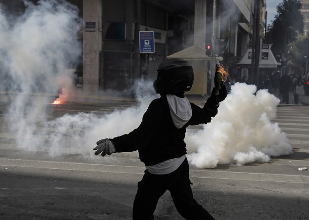 Zamieszki w Atenach /KOSTAS TSIRONIS /PAP/EPA