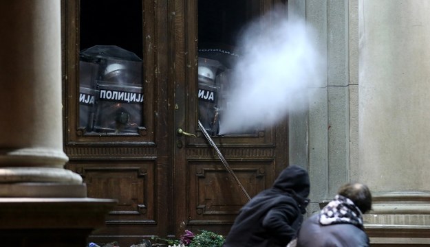 Zamieszki w Belgradzie /Andrej Cukić /PAP/EPA