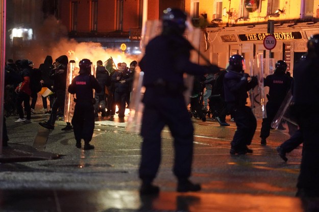 Zamieszki w Dublinie /Brian Lawless/Press Association /PAP/PA
