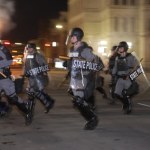 Louisville Zamieszki w Louisville. Dwóch policjantów postrzelonych