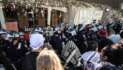 ​Zamieszki w muzeum w Nowym Jorku. 34 zatrzymanych, uszkodzone eksponaty