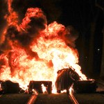 Zamieszki w Paryżu. Barykady i płomienie na ulicach francuskiej stolicy