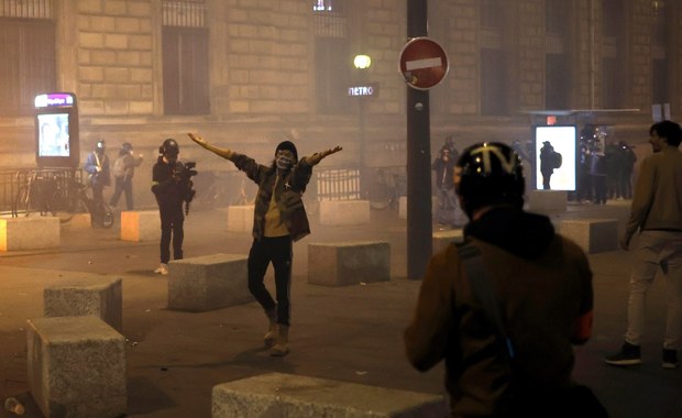 Zamieszki w Paryżu: Demonstranci starli się z policją na placu Republiki