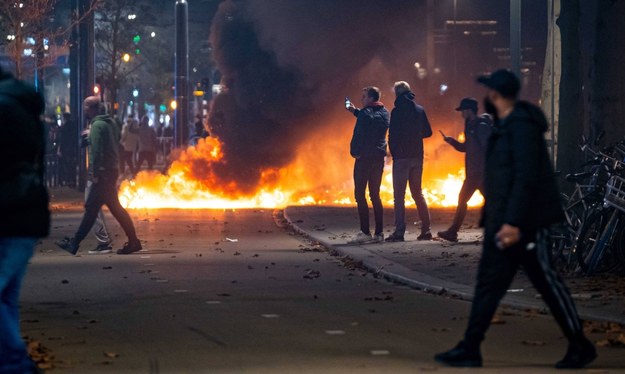 Zamieszki w Rotterdamie /VLN NIEUWS /PAP/EPA