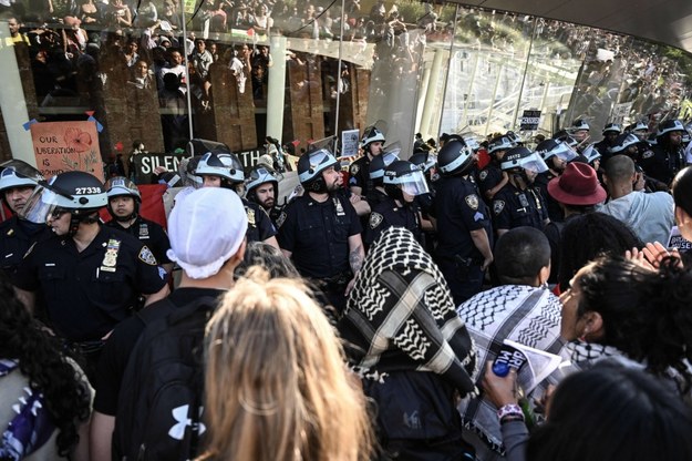 Zamieszki w trakcie antyizraelskiego protestu w Brooklyn Museum w Nowym Jorku /Fatih Aktas/Anadolu Agency /East News