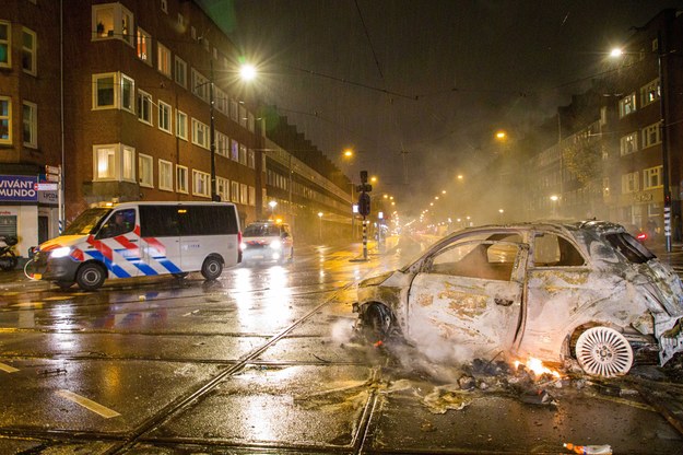 Zamieszki wybuchły na ulicach Amsterdamu /NIEUWS FOTO /PAP/EPA