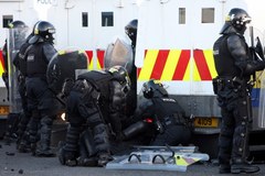 Zamieszki z udziałem katolików i protestantów w stolicy Irlandii Północnej