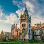 Zamki i pałace z mroczną historią. Fakty, które brzmią jak legenda