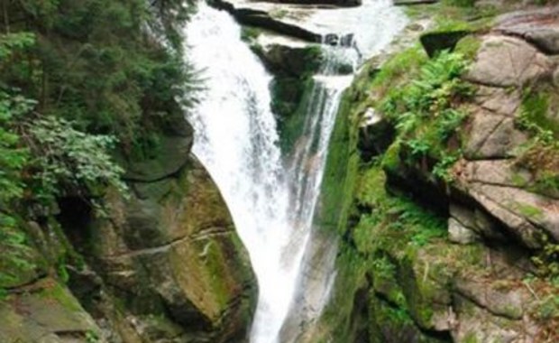 Zamknięcie zielonego szlaku turystycznego do Wodospadu Szklarki 