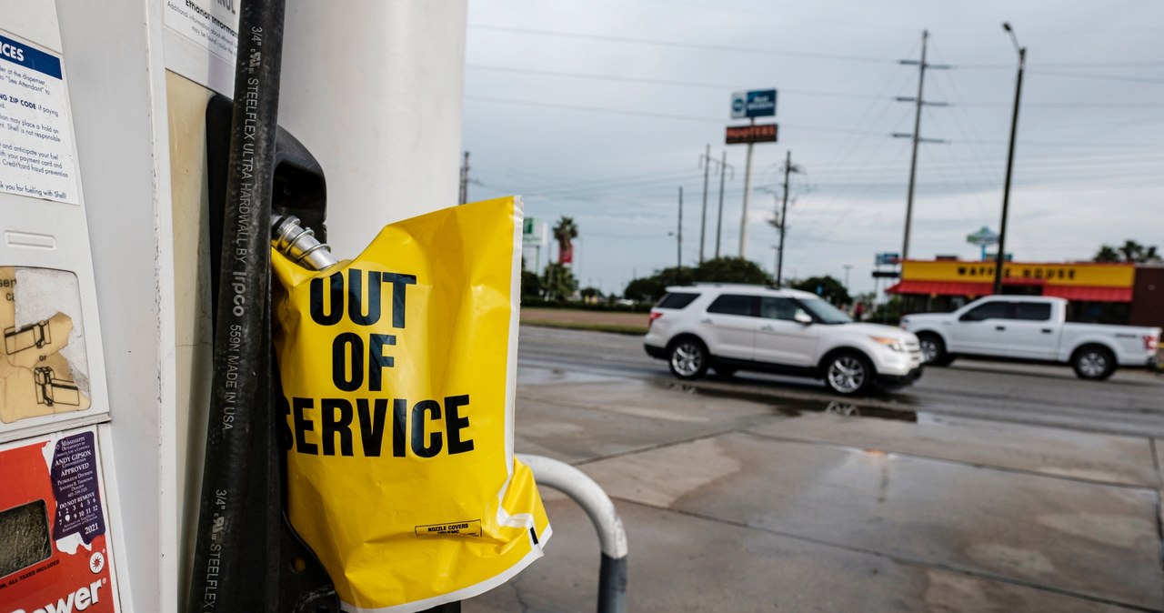 Zamknięta stacja benzynowa w Gulfport, Mississippi /EPA