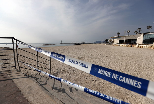 Zamknięte plaże w Cannes /SEBASTIEN NOGIER  /PAP/EPA