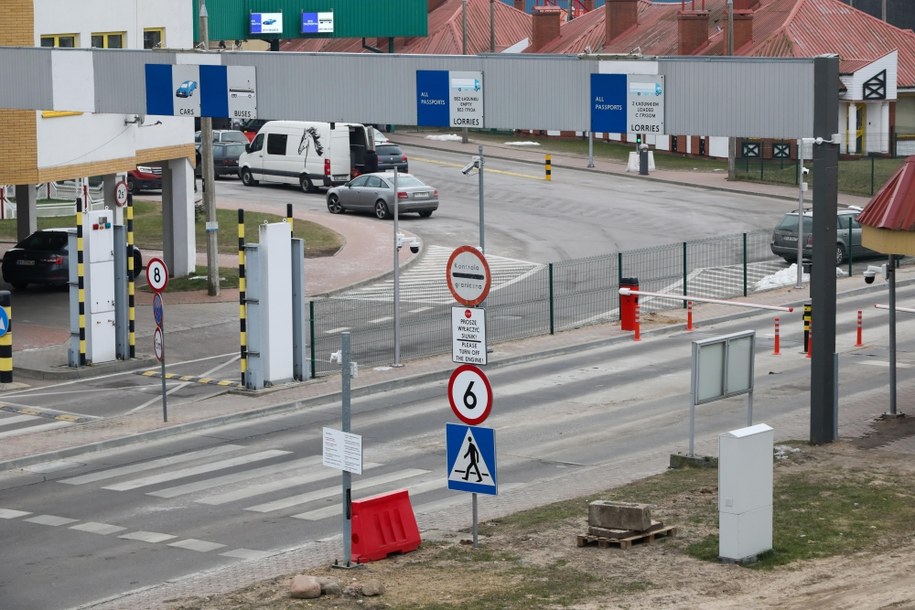 Zamknięte przejście graniczne z Białorusią w Bobrownikach. /Artur Reszko /PAP