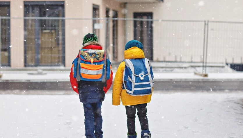 Zamknięte szkoły, zawieszone zajęcia. Zima nie sprzyja nauce